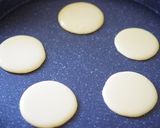 A picture of step 4 of Mini Dorayaki.