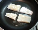 A picture of step 3 of Flounder Meunière.