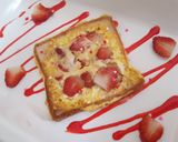 A picture of step 8 of Strawberry french toast.