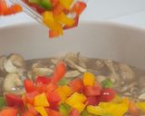 Foto langkah ke 4 dari resep Jamur Paprika Saus Tiram 🍄.