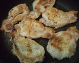 A picture of step 2 of 5 Minutes! Plump Ginger Pork in Sauce.