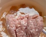 รูปขั้นตอนการทำที่ 2 ของ ปวยเล้งต้มบ๊วยหมูสับ