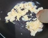 Foto langkah ke 2 dari resep Orak-Arik Telur Sawi Putih.