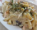 A picture of step 8 of Japanese-Style Salmon and Mushroom Tofu Cream Pasta.