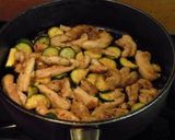 A picture of step 5 of Chicken Thighs and Zucchini in Ponzu Sauce Stir-fry.