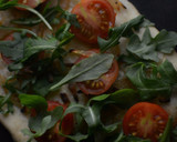 Foto del paso 2 de la receta: Coca de tomate cherry y rúcula