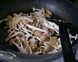 A picture of step 5 of Japanese-Style Salmon and Mushroom Tofu Cream Pasta.