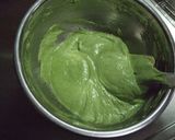 A picture of step 11 of Matcha Green Tea Macarons.
