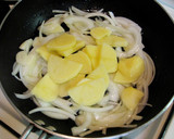 A picture of step 4 of Cod and Potatoes Simmered with Tomatoes.