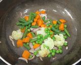 A picture of step 2 of One Pot Makhana Vegetable Pulao.