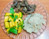 Foto del paso 7 de la receta: Pechuga de Pato Salteada al ajo con Puré de Malanga