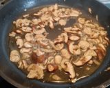Une image de l'étape 2 de Aiguillettes de poulet à la crème et estragon.