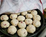 Foto del paso 3 de la receta: Pancitos de salame y queso