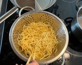A picture of step 1 of Yakisoba (焼そば).