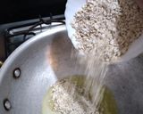 A picture of step 2 of Fruity porridge.