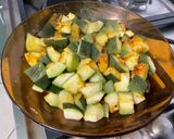 Une image de l'étape 6 de Purée de courgette aux épices et persil.