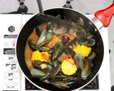 Foto langkah ke 10 dari resep Kerang Hijau Saos Padang Mix Jagung.