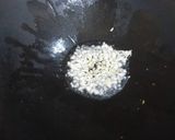 Foto langkah ke 4 dari resep Sup Rumput Laut Korea (Miyeok Guk).