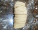 A picture of step 4 of Wool roll bread.