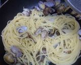 A picture of step 6 of Vongole with a Japanese Twist.