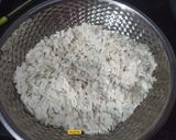 A picture of step 1 of Maharashtrian Kanda Poha.