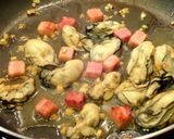 A picture of step 2 of Rich Creamy Oyster Pasta.
