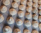 Φωτογραφία βήματος 6 της συνταγής Μπεζέδες ή αλλιώς Μαρεγκάκια