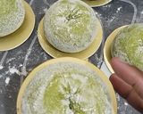 Foto langkah ke 5 dari resep Donut Matcha Tower.