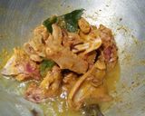 Foto langkah ke 4 dari resep Ayam bumbu kuning.