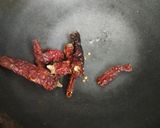A picture of step 2 of Kulith chutney.