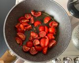 Foto del passaggio 2 della ricetta Paccheri ai pomodorini e rucola