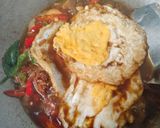 Foto langkah ke 3 dari resep Telur Ceplok Kecap Pedas.