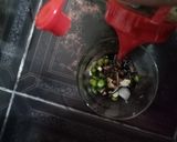 Foto langkah ke 8 dari resep Martabak Telor Teflon Saus Sambal Kecap.