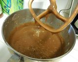 A picture of step 4 of Grandma's Minty Texas Sheet Cake.