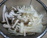 A picture of step 1 of Deep-fried Tofu with Thickened Mushroom Sauce.