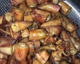 Foto langkah ke 2 dari resep Cumi asin tumis asam pedas.