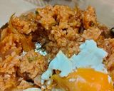 รูปขั้นตอนการทำที่ 8 ของ ข้าวผัดกิมจิ:สะโพกไก่หั่นชิ้น
