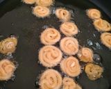 A picture of step 4 of Paneer Jalebi.