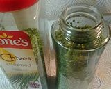 A picture of step 1 of Chives oil, homemade.