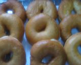 A picture of step 3 of Krispy Kreme-style Doughnuts.