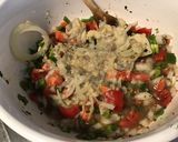 Une image de l'étape 5 de Salade tiède de pommes de terre,harengs marinés, tomates et poivrons verts.