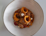 Foto del paso 11 de la receta: Cazuela de butifarra y calamares con pimiento escalivado