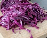 Foto del paso 1 de la receta: Ensalada de lombarda, yogur y mostaza