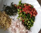 Foto langkah ke 2 dari resep Ikan Goreng Sambal Matah.