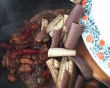 A picture of step 4 of Stir pork belly with Steam eggplant.