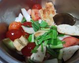 รูปขั้นตอนการทำที่ 3 ของ ยำหมูยอไข่แดง ทำเองไม่ต้องรอคิว