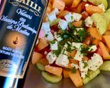 Une image de l'étape 3 de Salade estivale pastèque, melon, concombre, menthe et feta.
