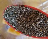 A picture of step 2 of Tangerine and Guava fiesta with crunchy chia seeds.