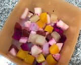 Foto langkah ke 2 dari resep Happy fruit salad (salad buah).