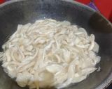 Foto langkah ke 4 dari resep Tumis jamur brokoli.